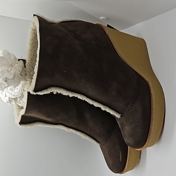 NIB Chloe sheepskin booties 37.5 EU - Picture 4 of 11
